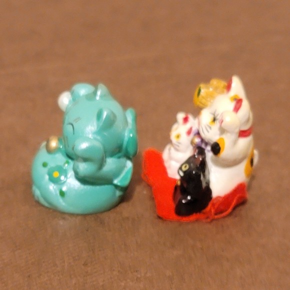 Maneki-neko Lucky Cat Mini Figures - Picture 3 of 11